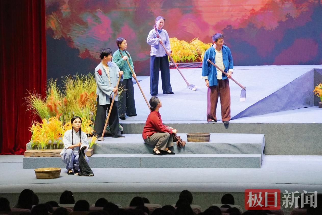图为红色郧剧《纸上的星火》剧照。陈国东摄.png