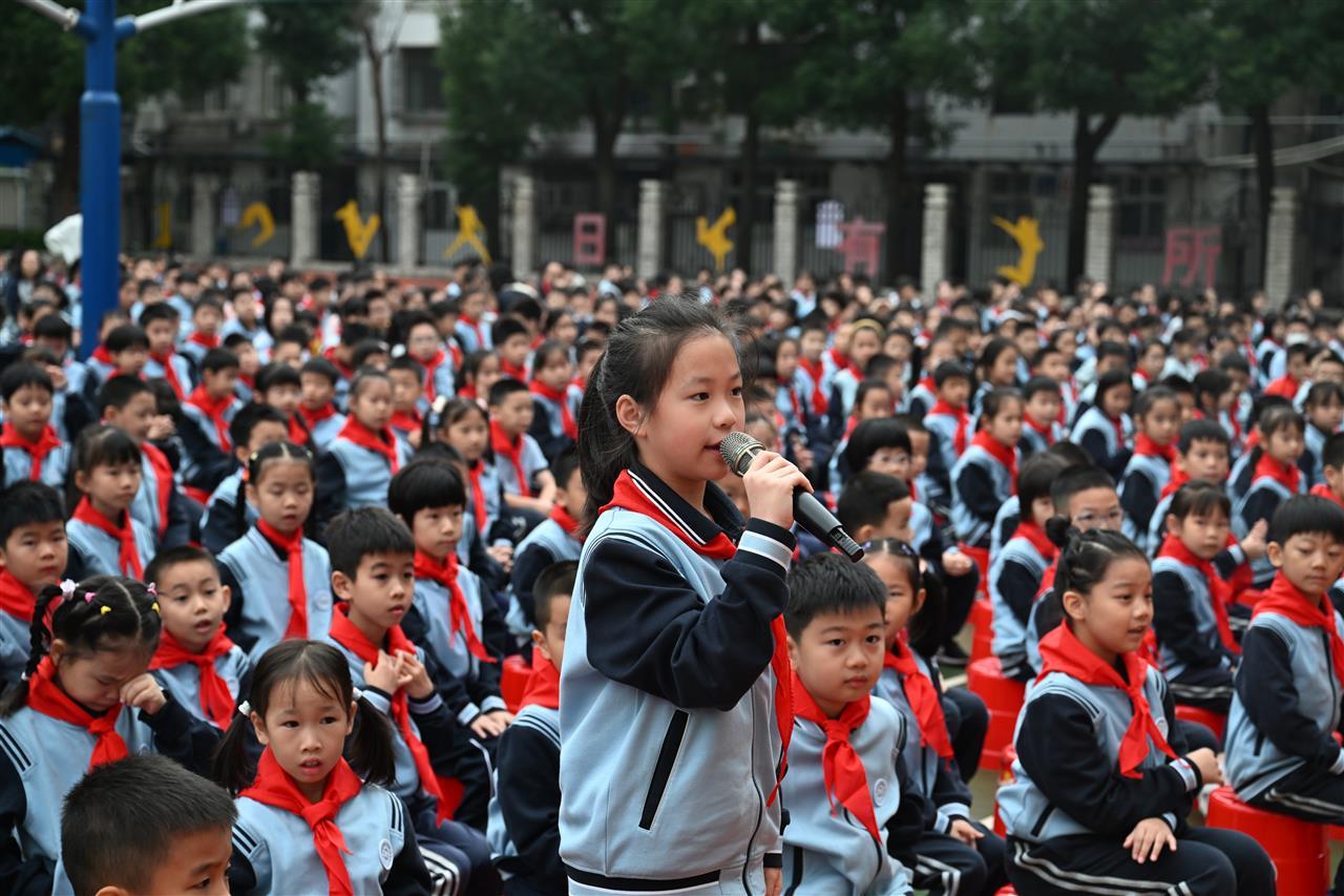 提问-彭琬越.JPG 提问-彭琬越.JPG