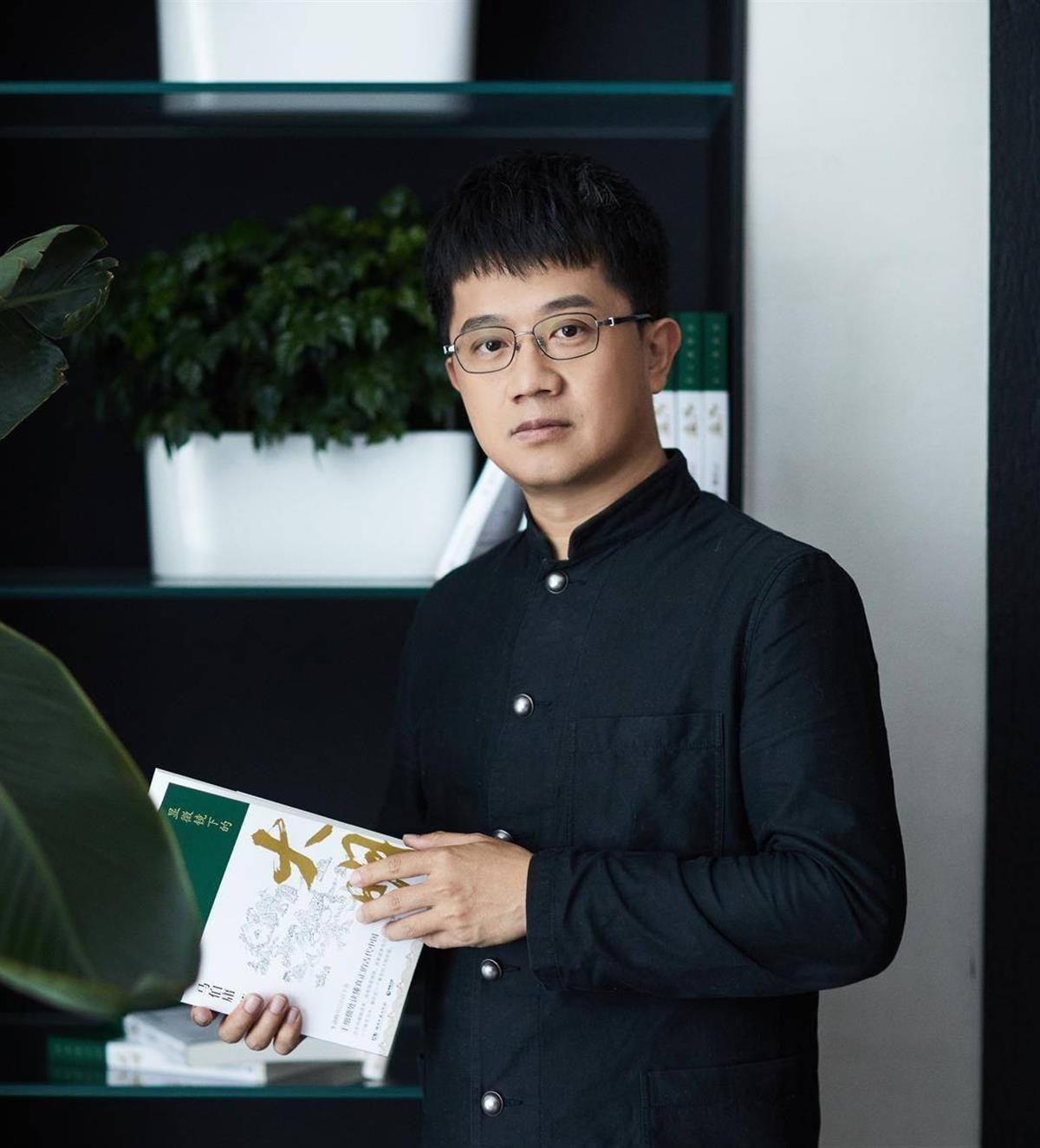 "文学鬼才"马伯庸将做客长江讲坛 | 极目新闻