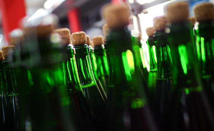 女性饮酒代价更大，与男性同等饮酒量更易引发肝硬化研究新发现