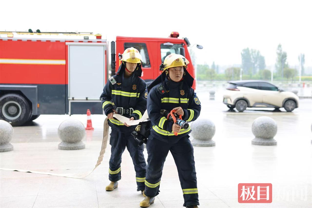 图三 消防扑灭模拟纵火点火源.jpg