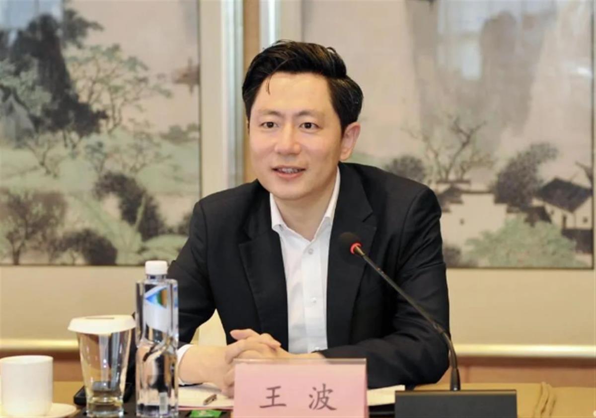 王波.png