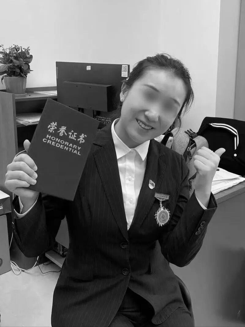 女律师遭高空抛物砖头砸死案，家属索赔200余万元，万达方表示愿意调解