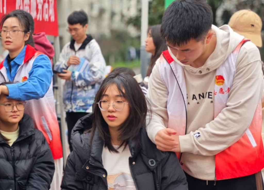 大学生适合线上开展的活动(大学生适合线上开展的活动拍照类)