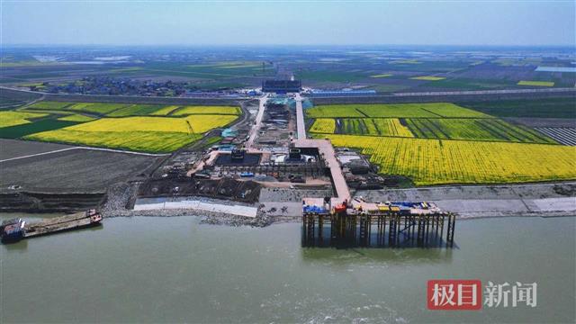 劳动竞赛掀热潮，武汉汉南长江大桥主墩建设提速