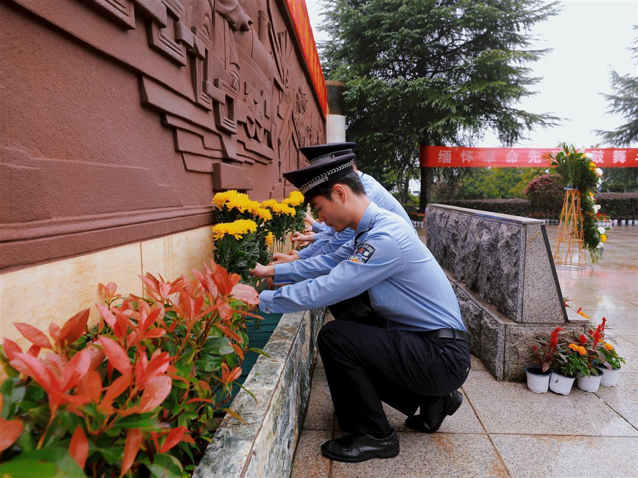 微信图片_20251001190522_241_111.jpg 微信图片_20251001190522_241_111.jpg