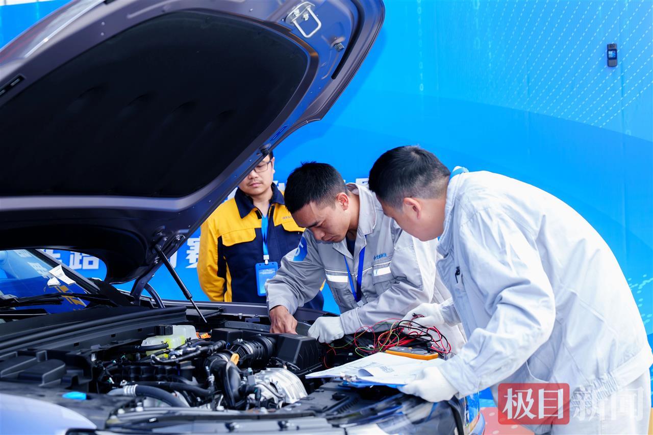 5资料图片：湖北智能网联汽车产业职工技能决赛.jpg