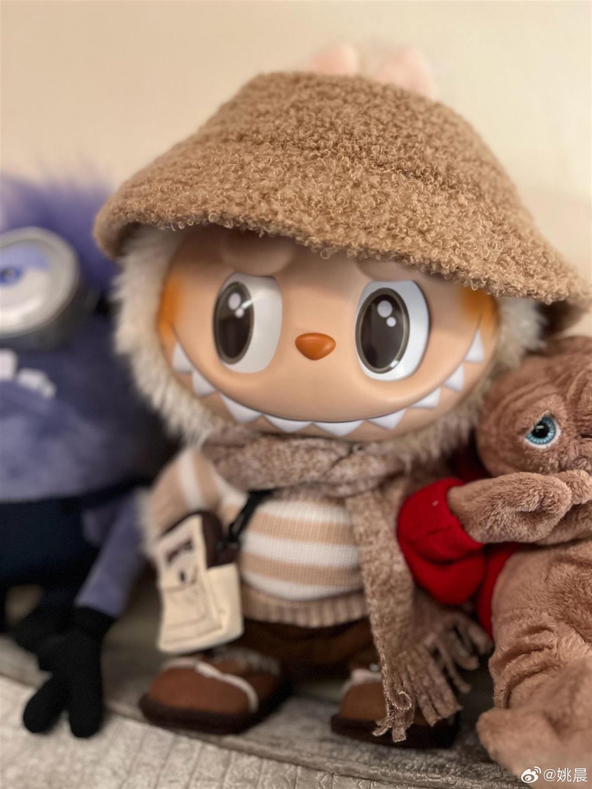 姚晨晒labubu称是人生唯一盈利投资，泡泡玛特：是499元的拿铁款，但暂时缺货 | 极目新闻