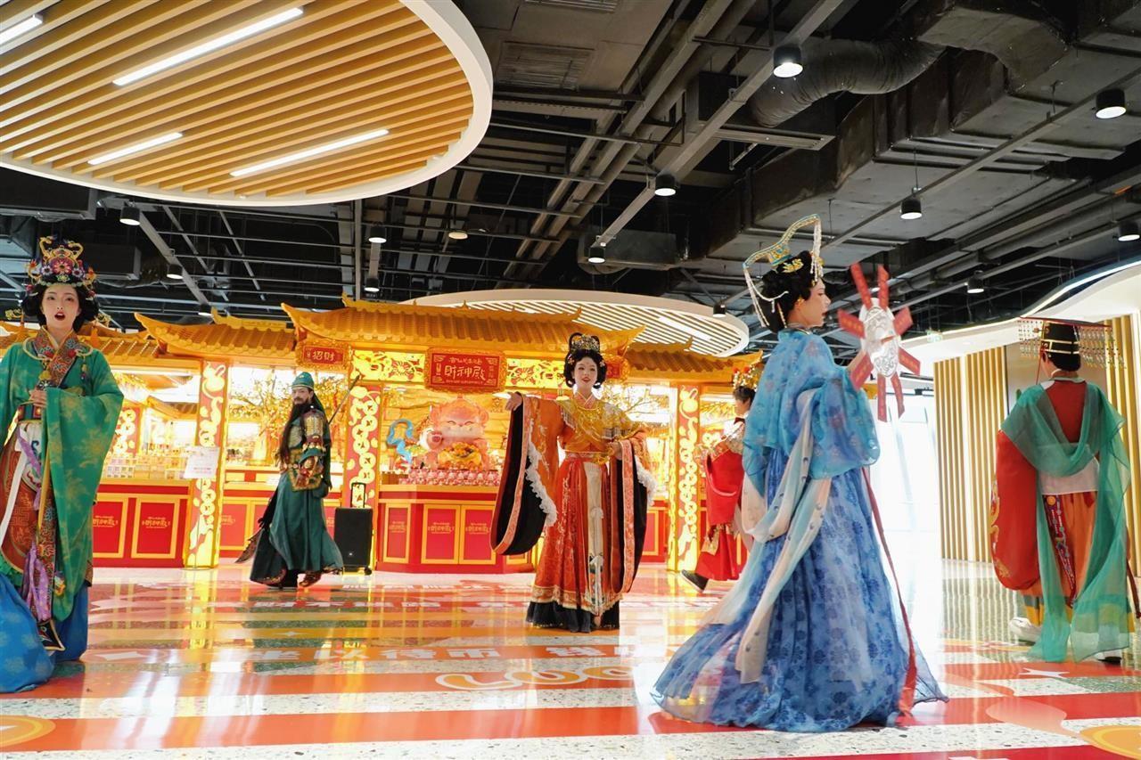 商场1.jpg 商场1.jpg