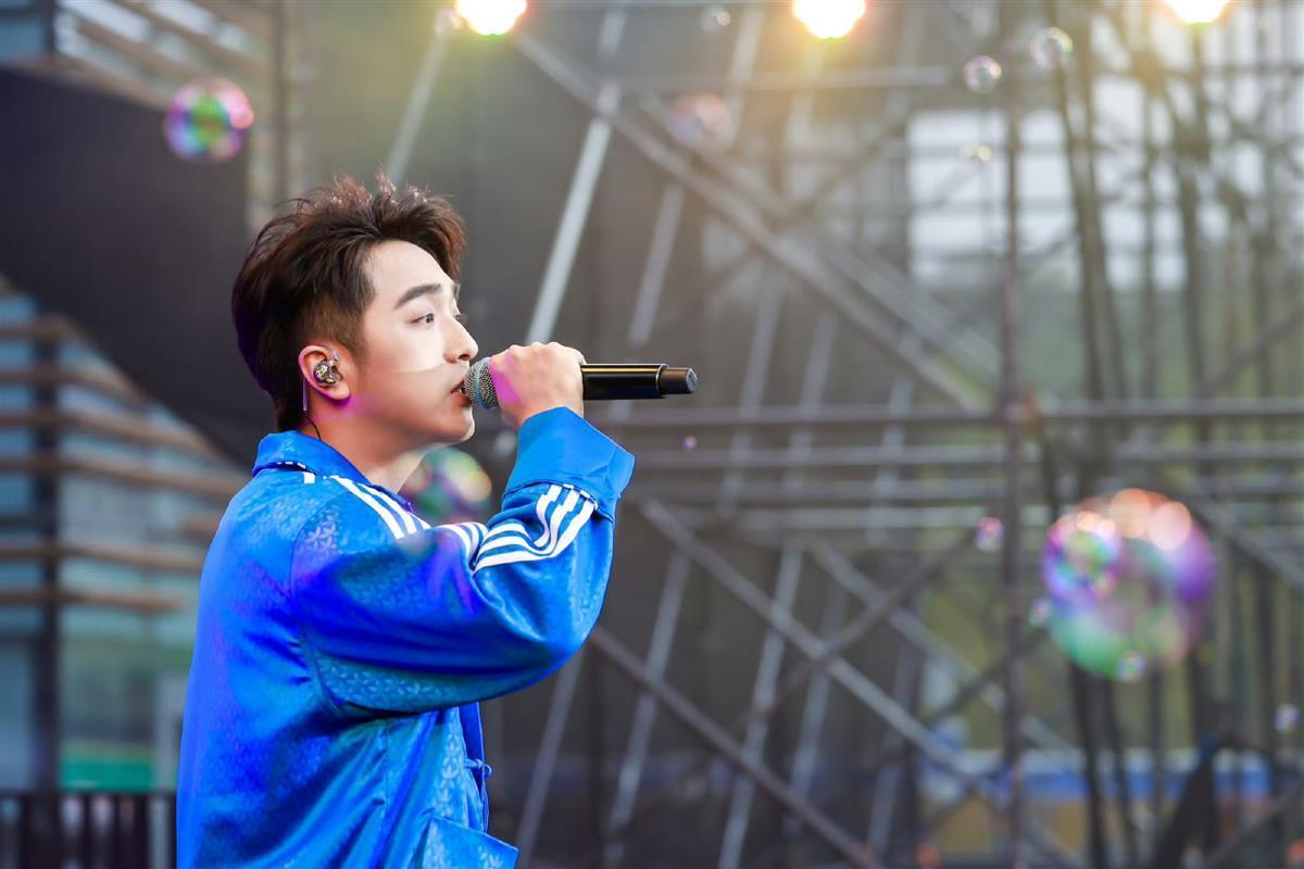 还记得他的“神仙转音”吗？“中国好声音”夏恒做客荆楚艺术课堂
