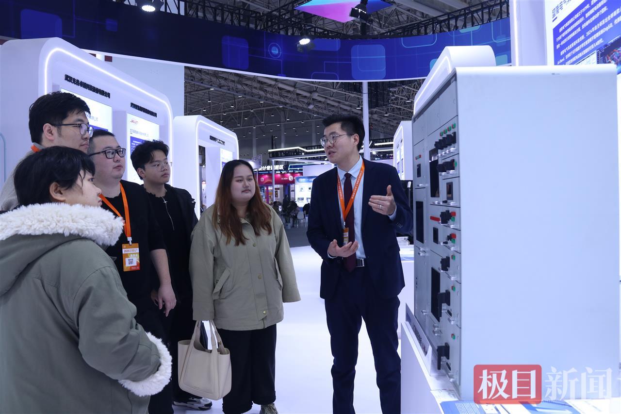 全球首款！盛隆电气人工智能配电柜AI-iPanel亮相博览会