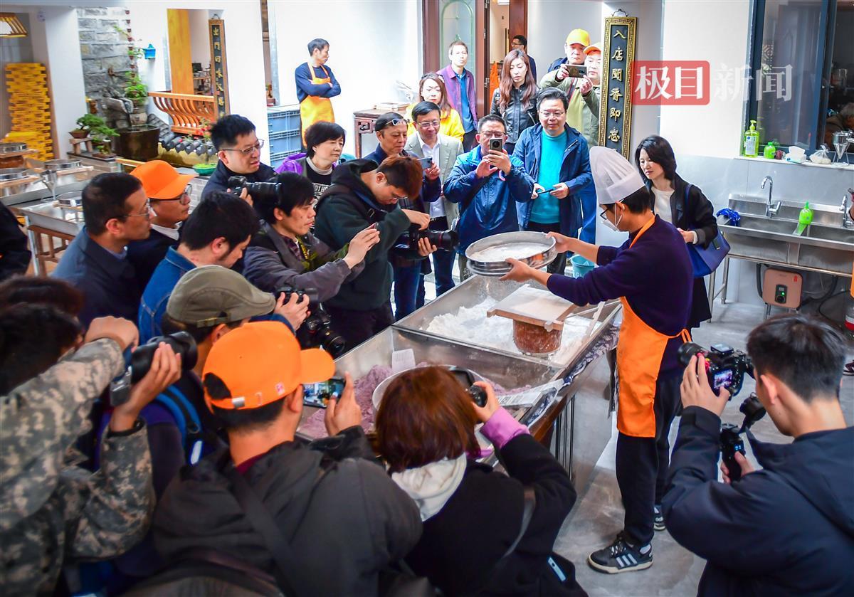 见识非遗项目"梁弄大糕"出炉 | 极目新闻