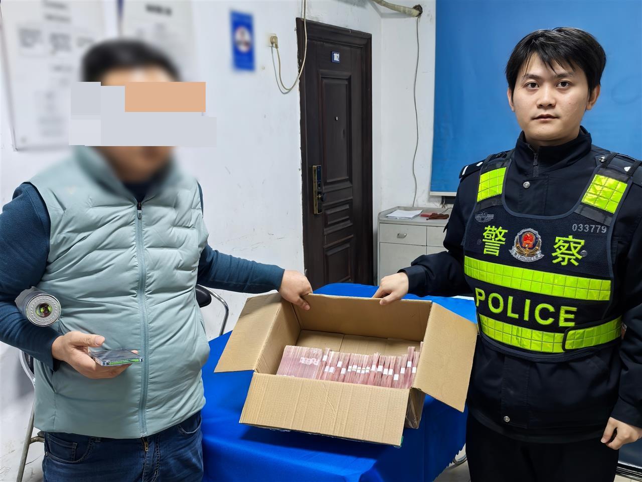 青山民警及时拦截群众被骗资金.jpg