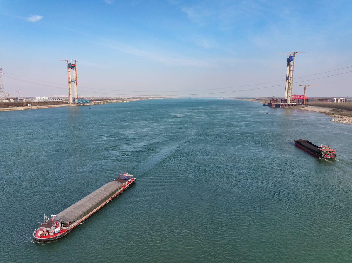 3.大桥一跨过江保障长江通航无碍.JPG 3.大桥一跨过江保障长江通航无碍.JPG