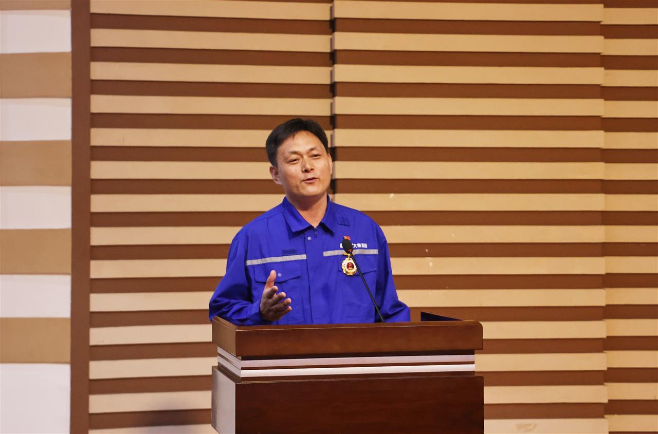 全国劳动模范 朱先波.JPG