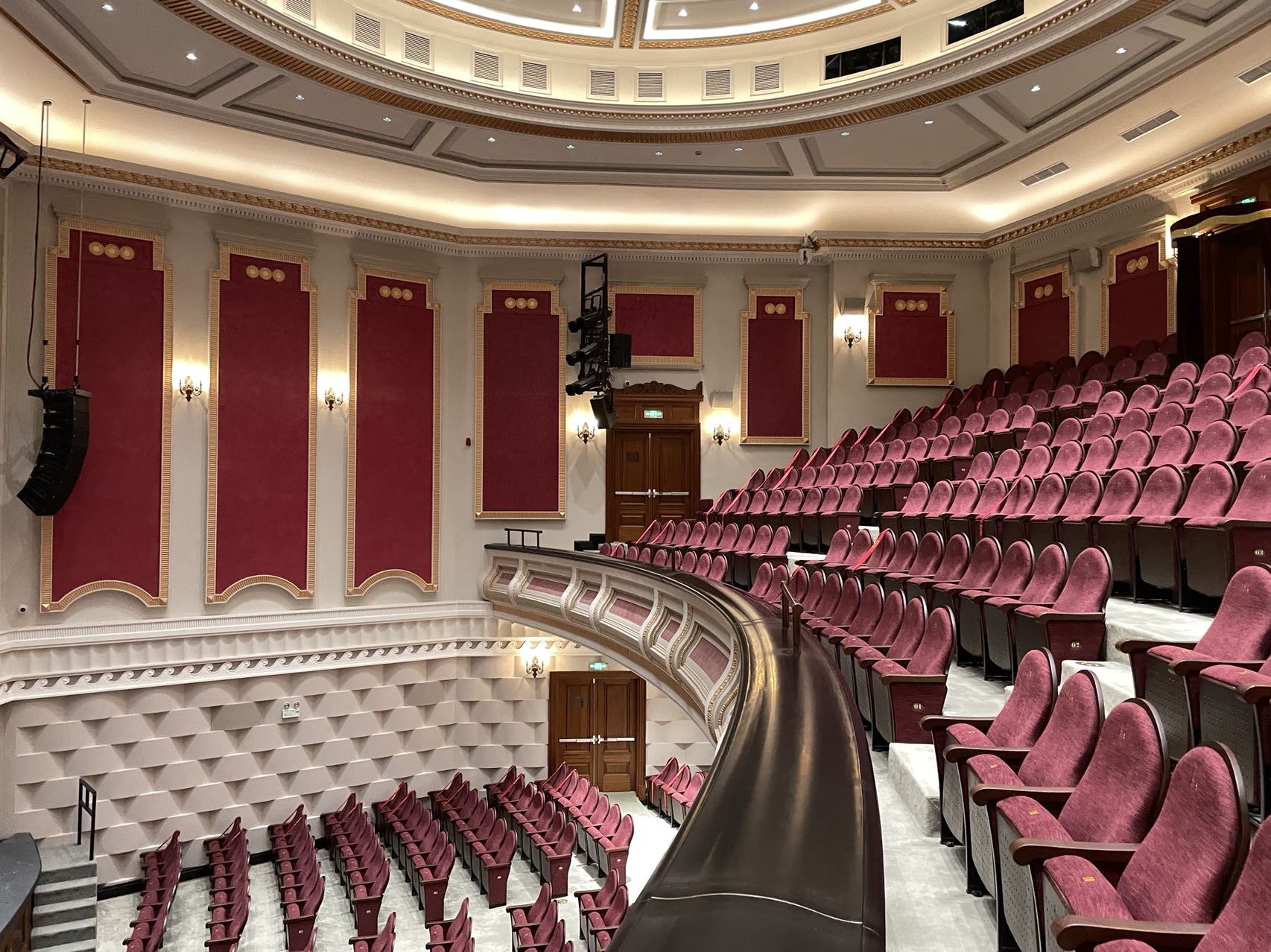 上海兰心大戏院盛装归来,修缮团队如何还原浓浓的历史感? | 极目新闻