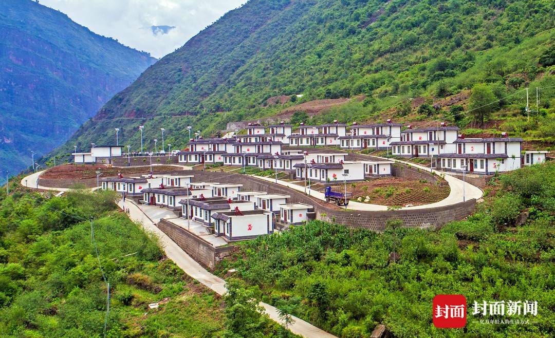 宁南县跑马镇坝头村易地扶贫移民安置点.