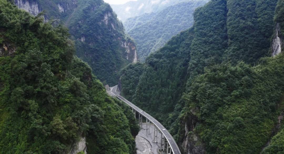 绵茂公路建成通车 "德阿相邻不相通"成历史 | 极目新闻