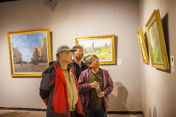 春暖花开主题油画展在北京田凤银长城美术馆举办