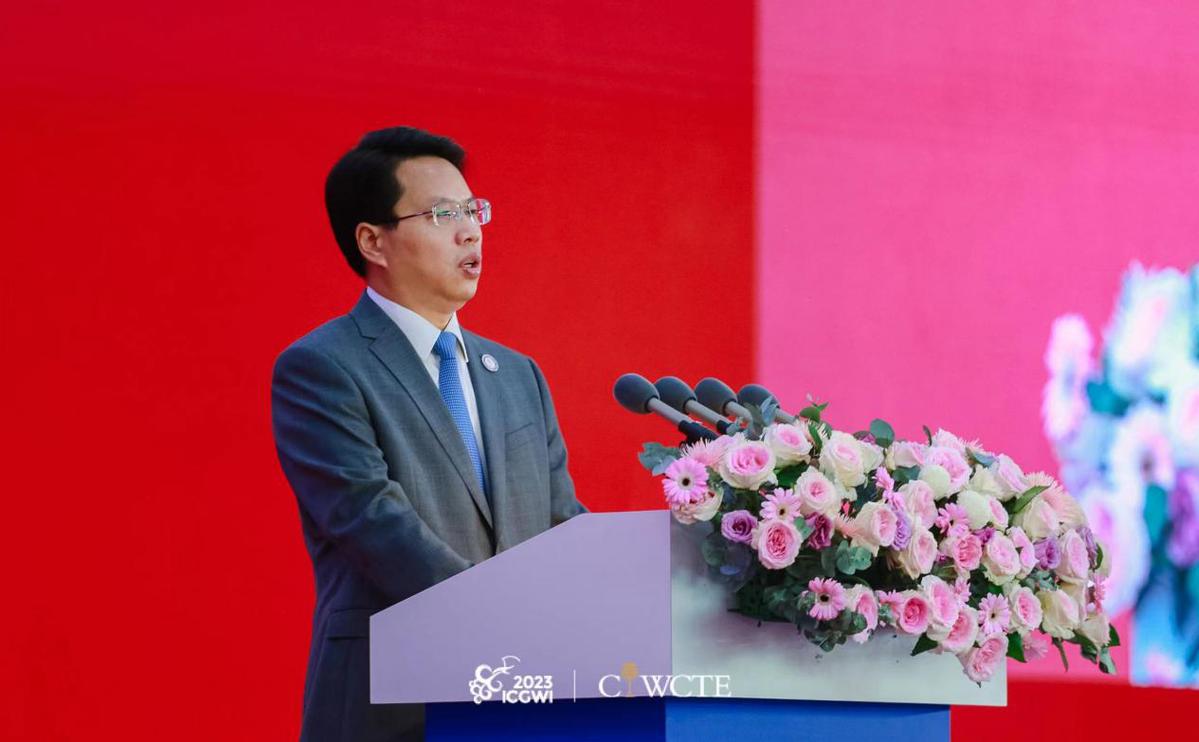 "宁夏回族自治区党委常委,秘书长雷东生指出,宁夏将以此次投资贸易