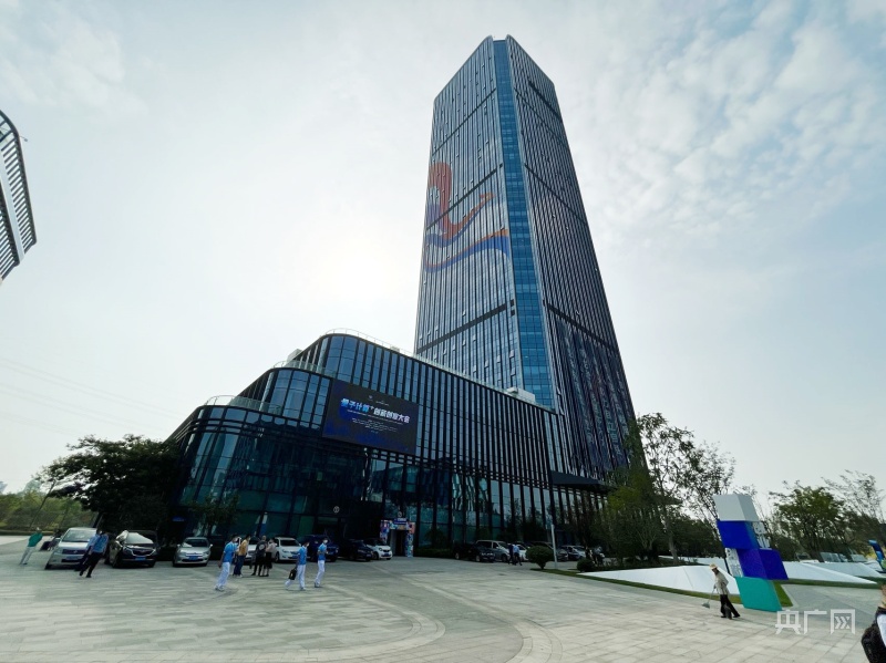 公司总经理张辉说,"科大硅谷的出现极大鼓舞了科创企业,可以让大家