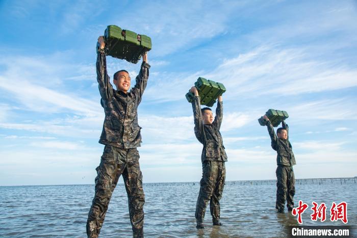 武警海训图片