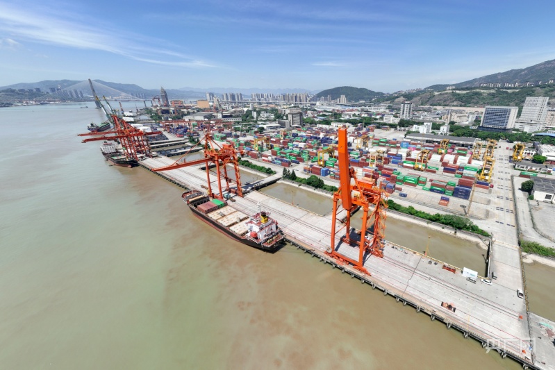 福建马尾:现代化智慧港口货运繁忙 | 极目新闻