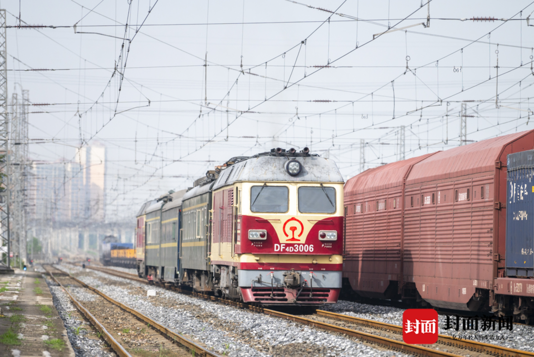 开通运营倒计时 川青铁路成黄段启动联调联试 | 极目新闻