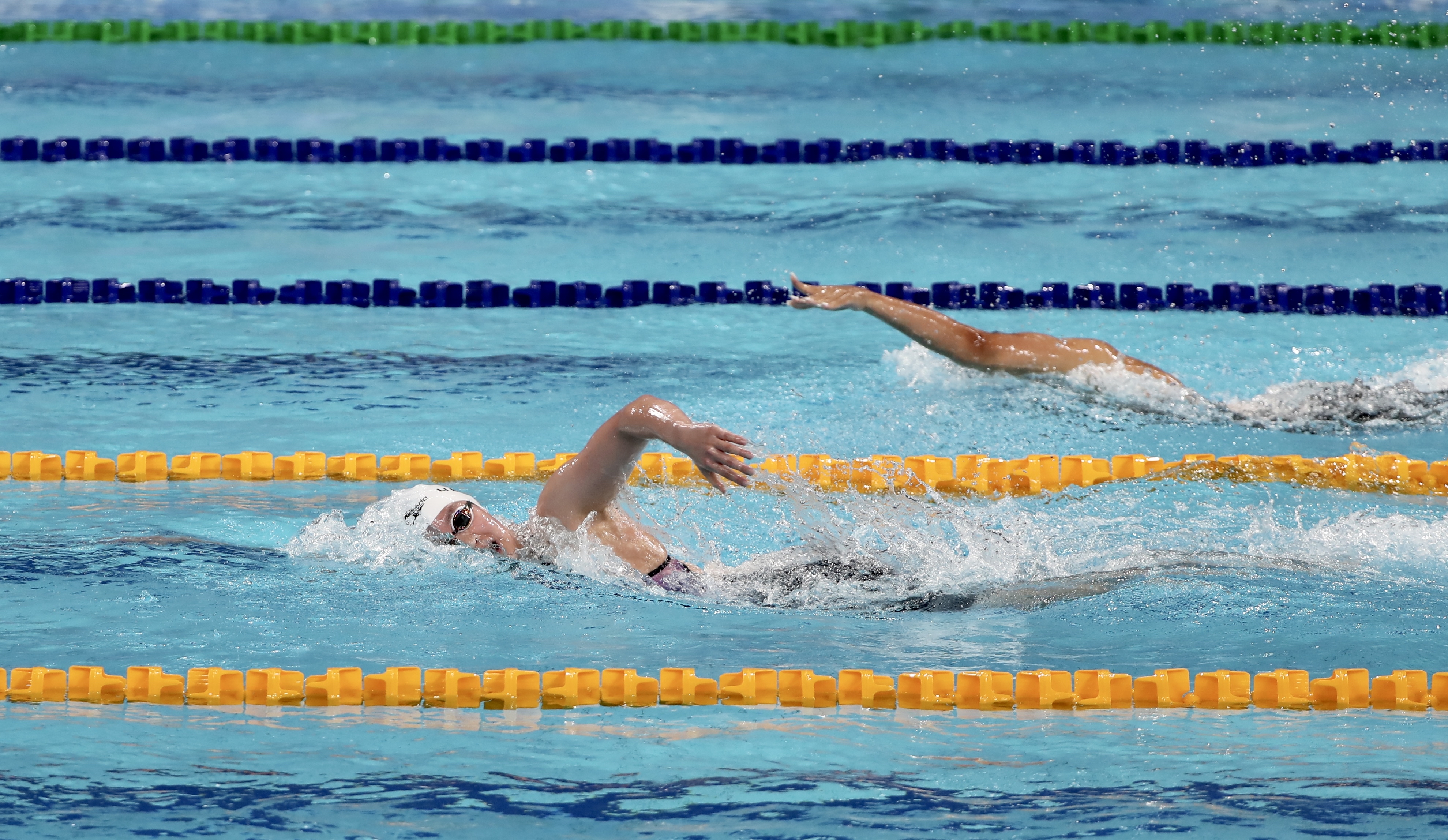 奥运冠军李冰洁1500米自由泳夺冠!