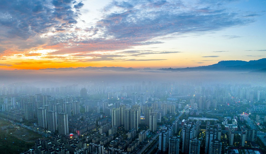 重庆南川:云端城市霞光万丈 | 极目新闻