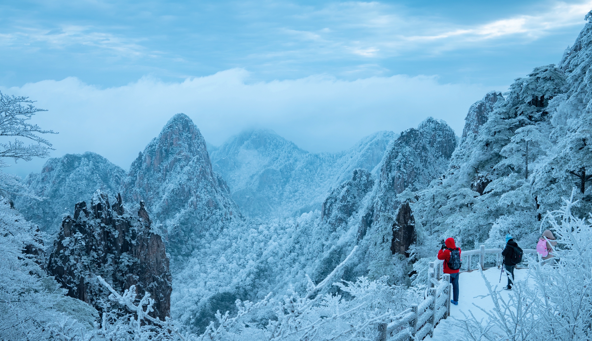 黄山冬雪首秀 银装素裹美不胜收 | 极目新闻