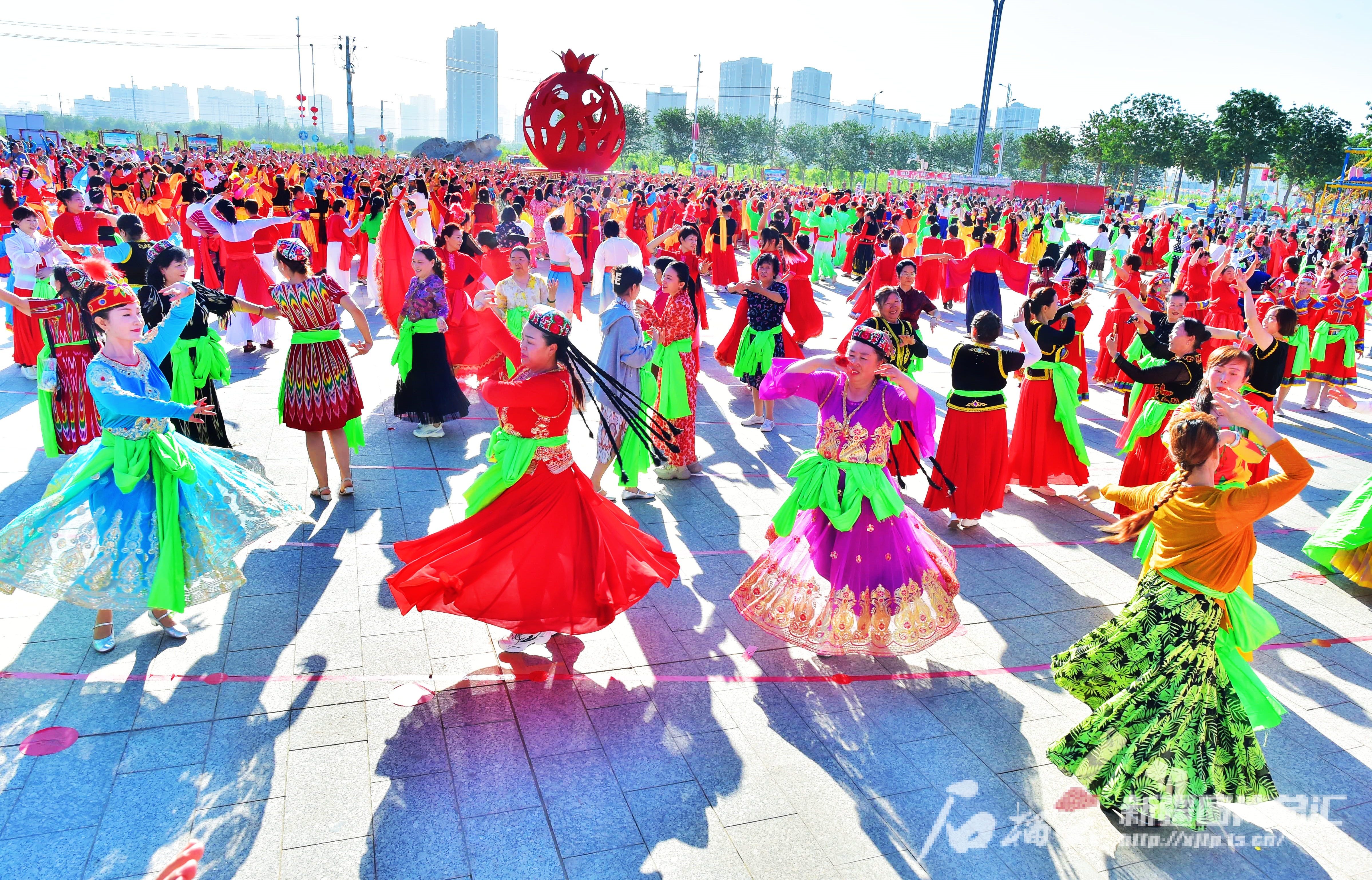 千人共舞 共度古尔邦节