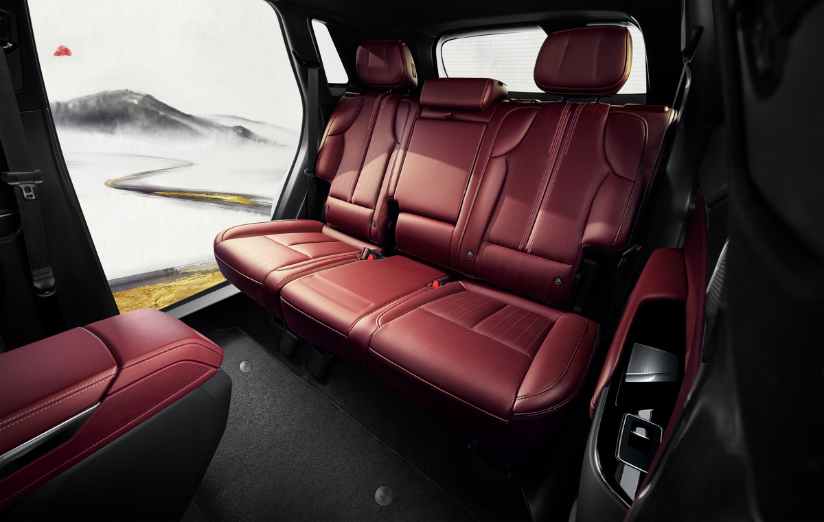 配图5：同级唯一后排纯平地板设计 全家一起享受旅程.jpg