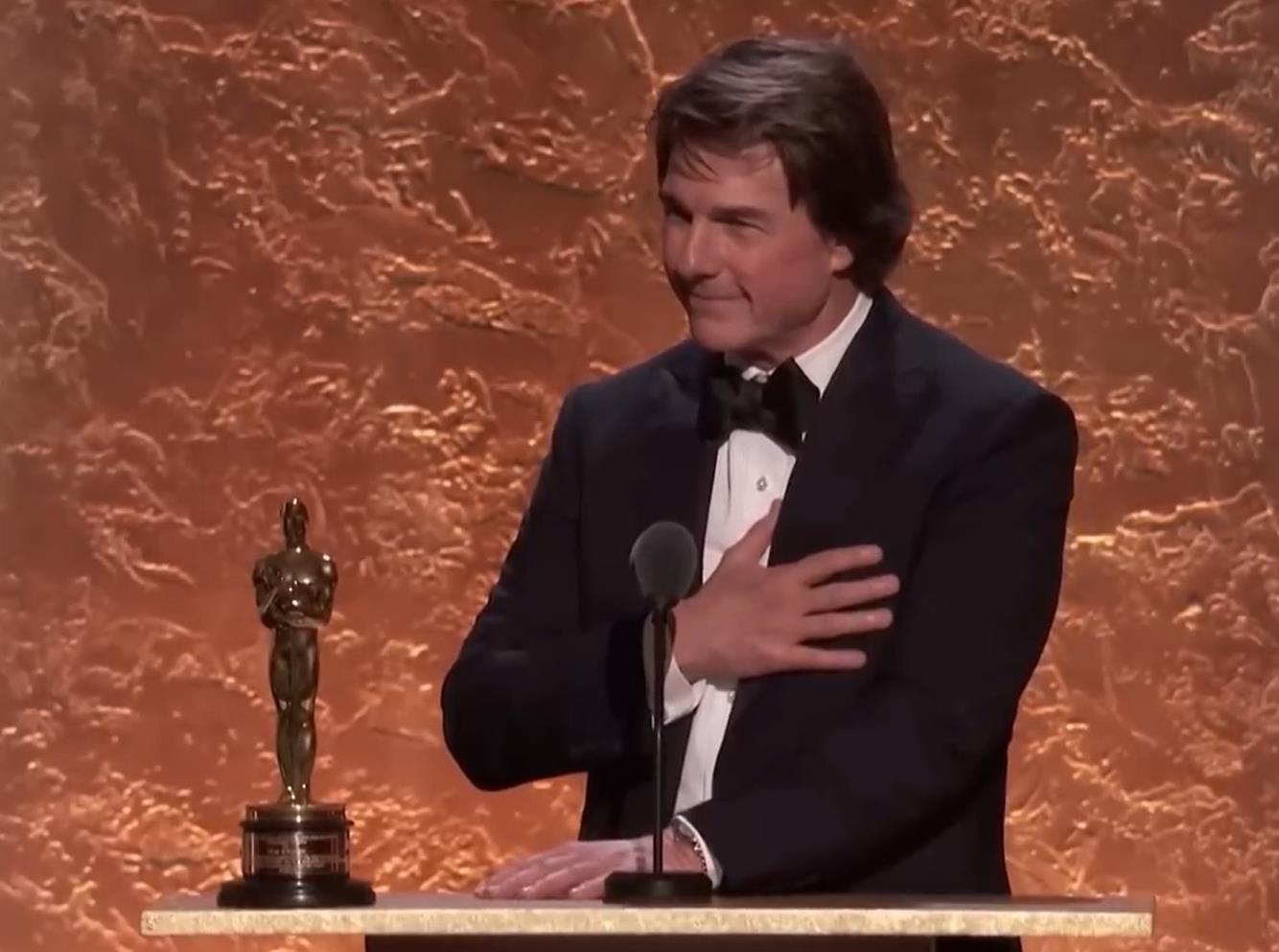 QQ_1763466012662.png 从影45年,63岁“阿汤哥”获奥斯卡终身成就奖,“希望不要再摔断太多骨头”