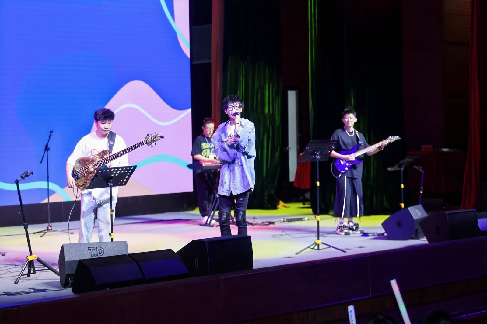 99b79358f342e85ad0dfb30e8454a5d7_pub_cb202506291551350162633y6y.jpg 99b79358f342e85ad0dfb30e8454a5d7_pub_cb202506291551350162633y6y.jpg