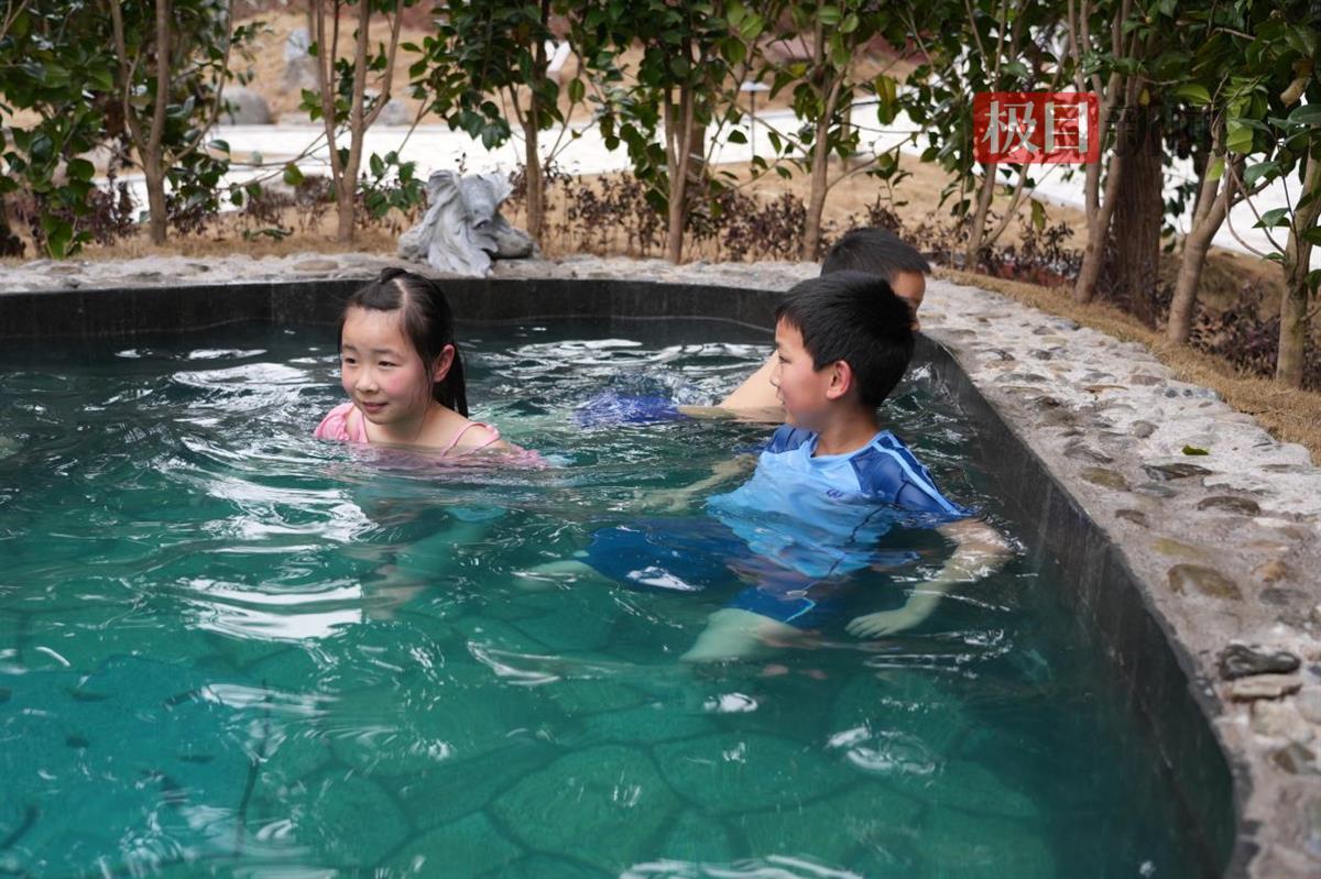 温泉.jpg 温泉.jpg