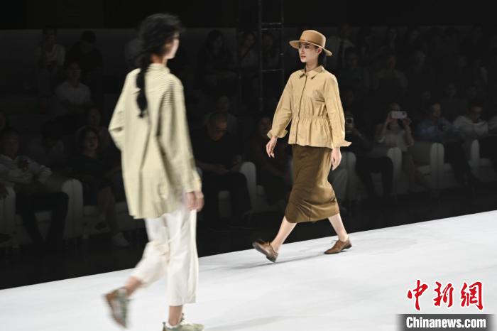 2024中国流花国际服装节开幕 | 极目新闻