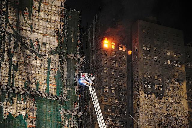 宏福苑火灾 图源yahoo新闻.jpeg