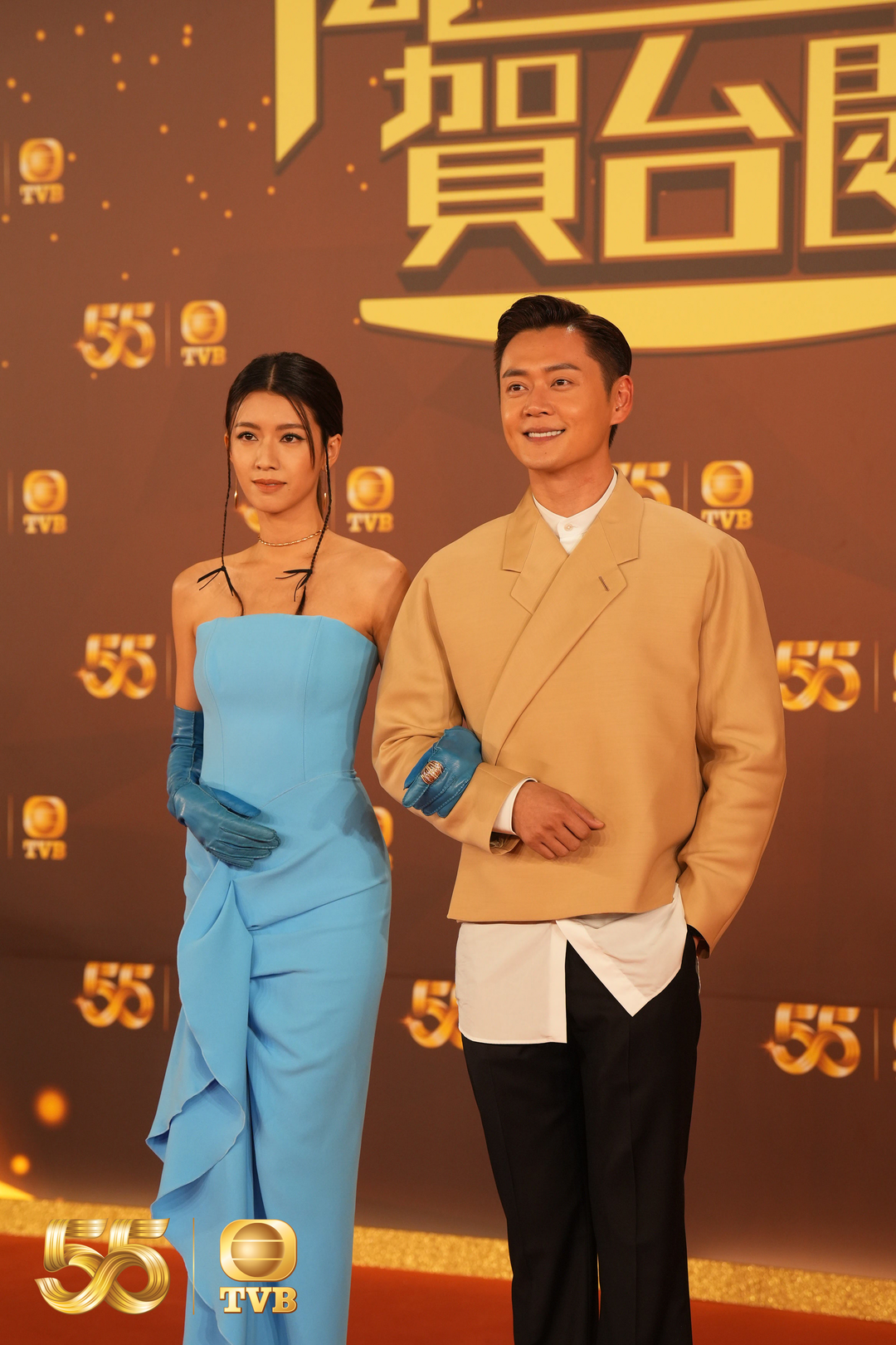 作为2021年度tvb颁奖礼最佳男女主角,华贵优雅的林夏薇和谭俊彦携手登