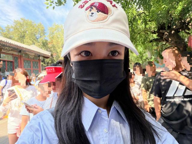 极目锐评丨杨紫发图未给路人打码引争议，尊重他人权益，明星当做好表率