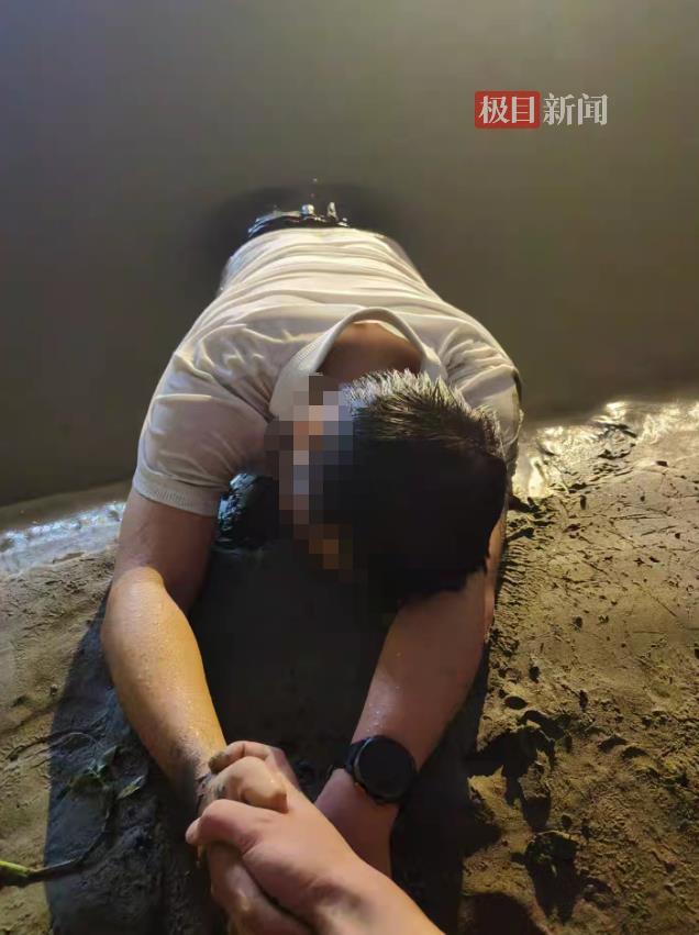 成都外卖小哥英勇救援落水者，幸运时刻见证人性光辉