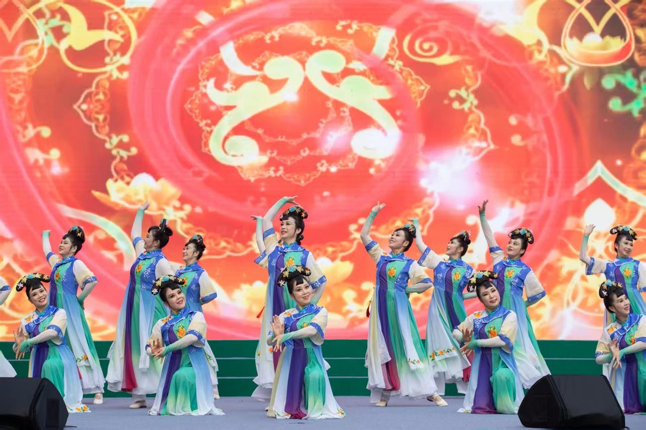 非遗表演《缠花》英山悦雅艺术团.jpg