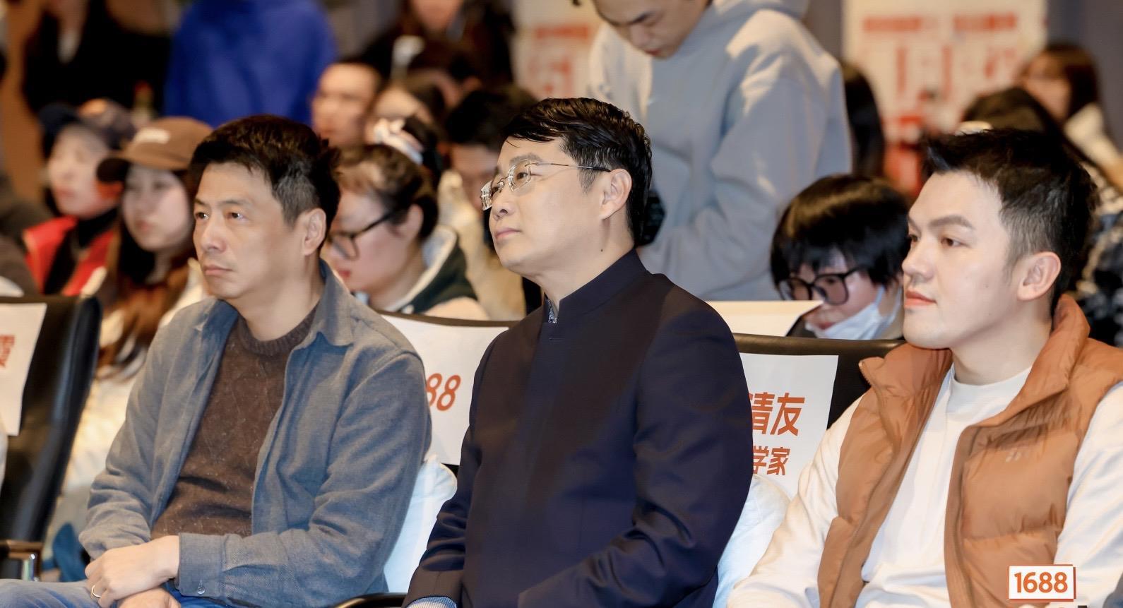 《老板是新人》开播，经济学家管清友：国内首个“厂综”对经济研究者而言“意义特殊”