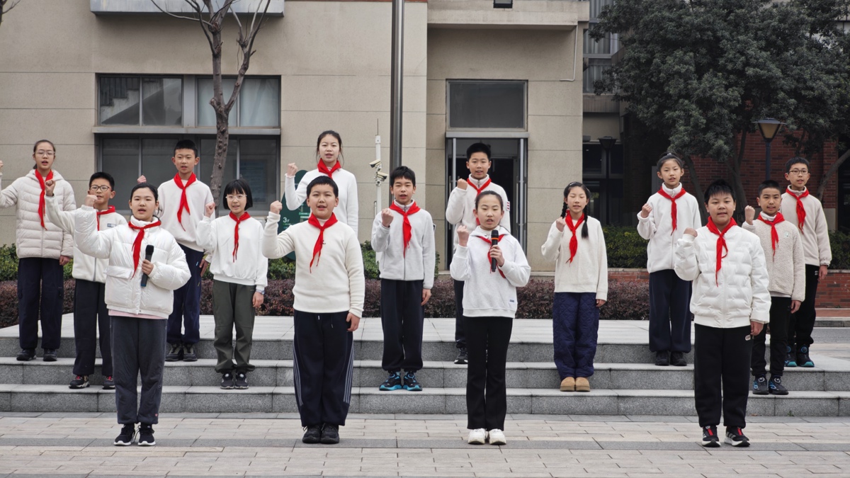 e9db62f21e4595bb16ae98f41c5048d9.jpg e9db62f21e4595bb16ae98f41c5048d9.jpg