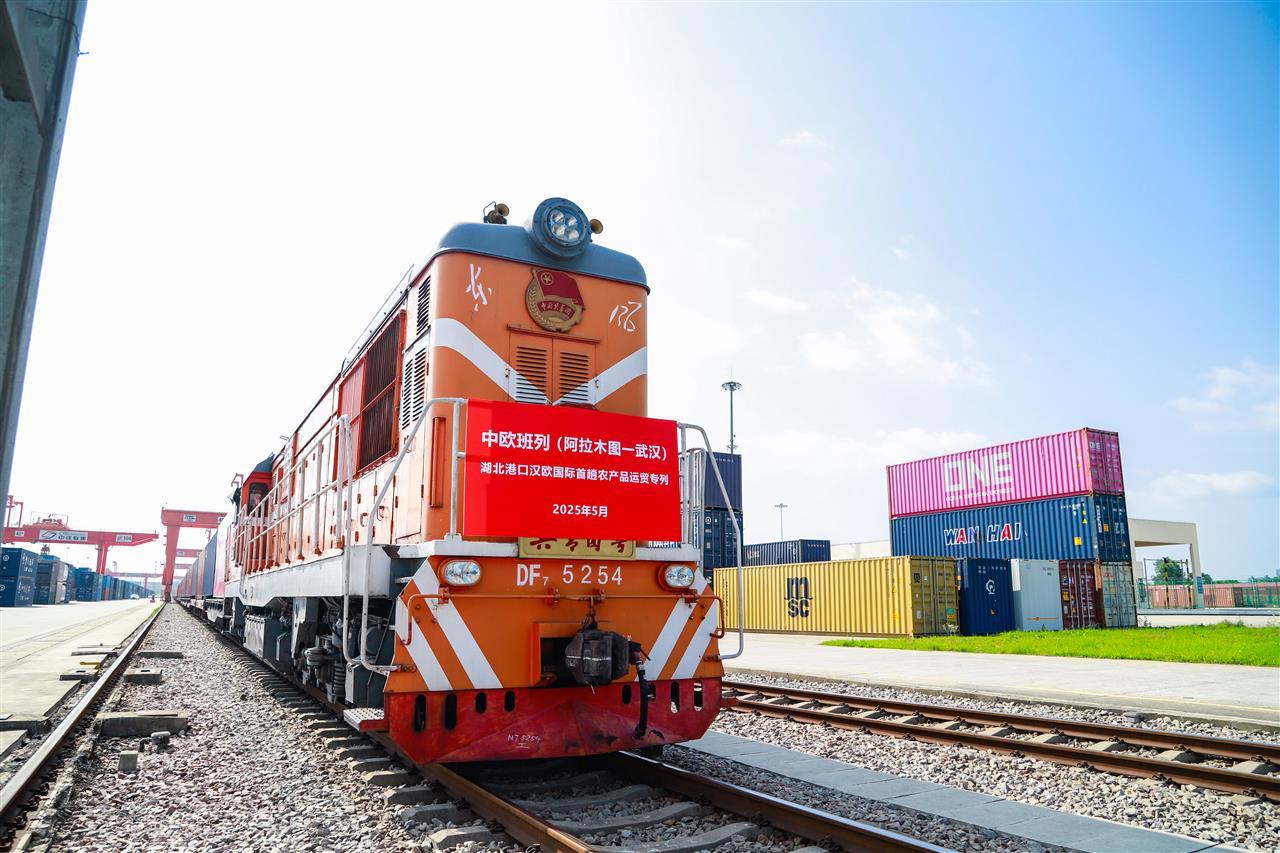 班列3.jpg 班列3.jpg