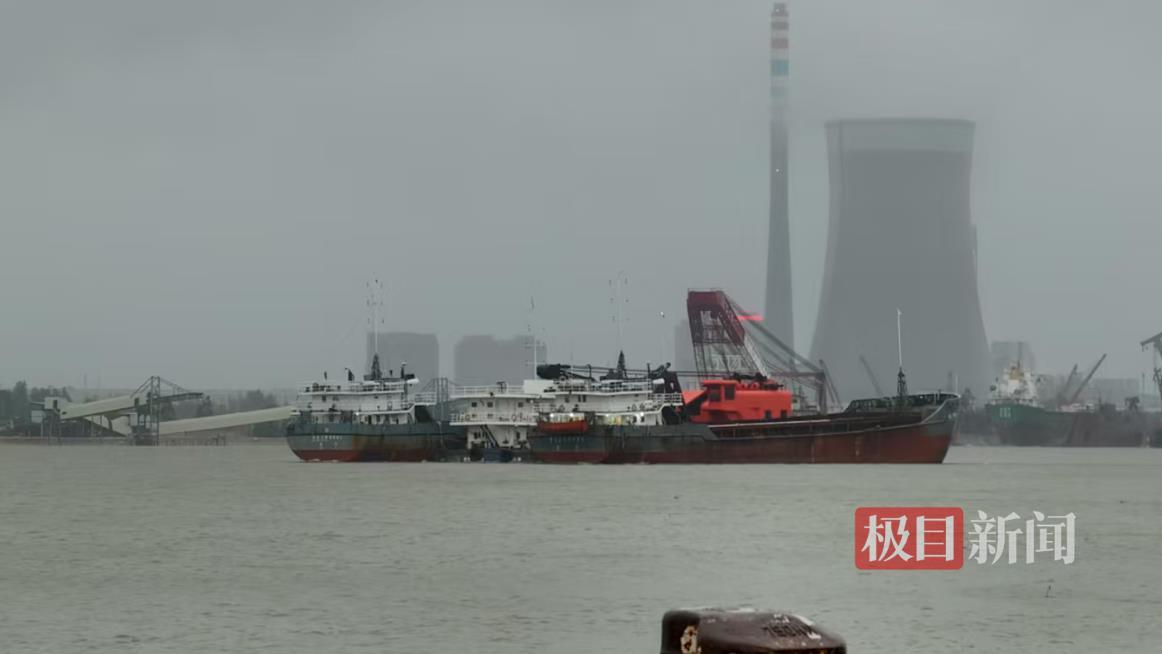 台风登陆广东江门 极目新闻记者摄.png