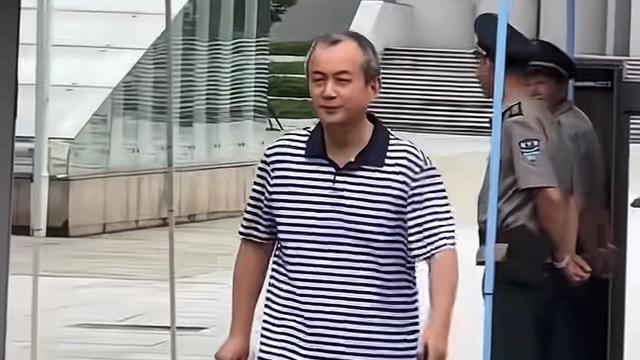 极目深度丨“60后高考大叔”王文生的大一生活：综合总成绩能排全班靠前，不会“爹味”很重地与同学交流