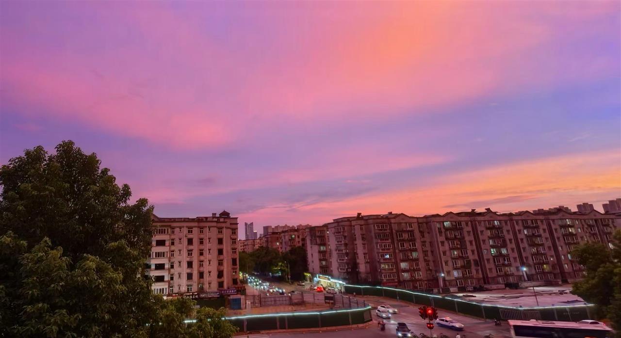 1、朝霞醉了  隗传学摄.jpg