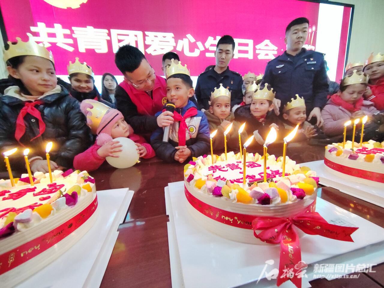 过生日喽！这一刻安置点的味道是香甜的 | 极目新闻