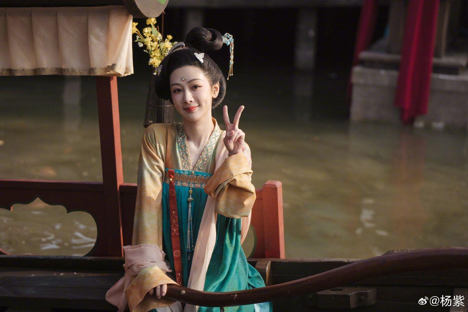 杨紫谈与李现第N次合作：这些年我们都在成长，更有自己的想法，都为对方感到开心